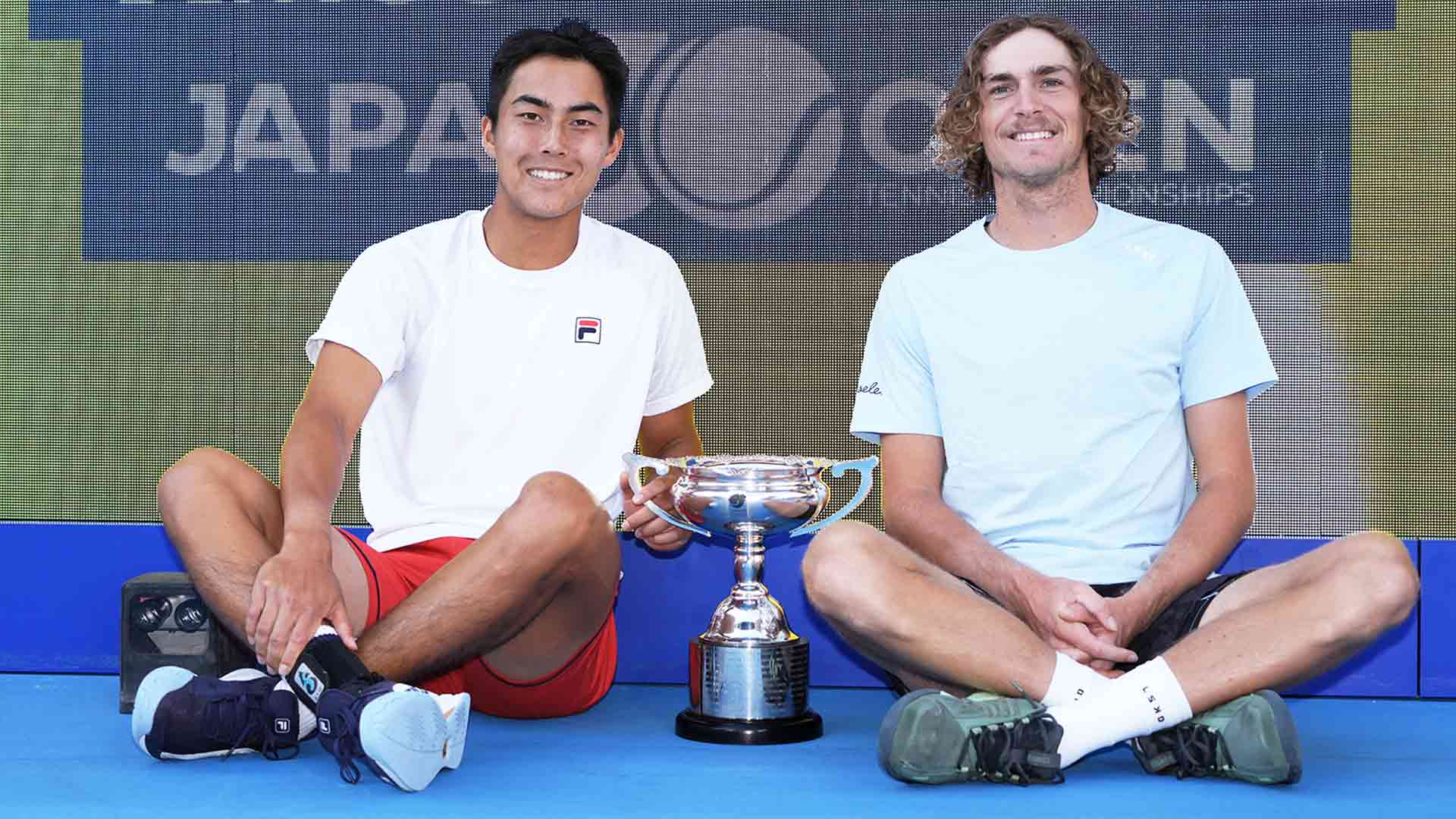 Rinky Hijikata y Max Purcell celebran la conquista del título en Tokio.