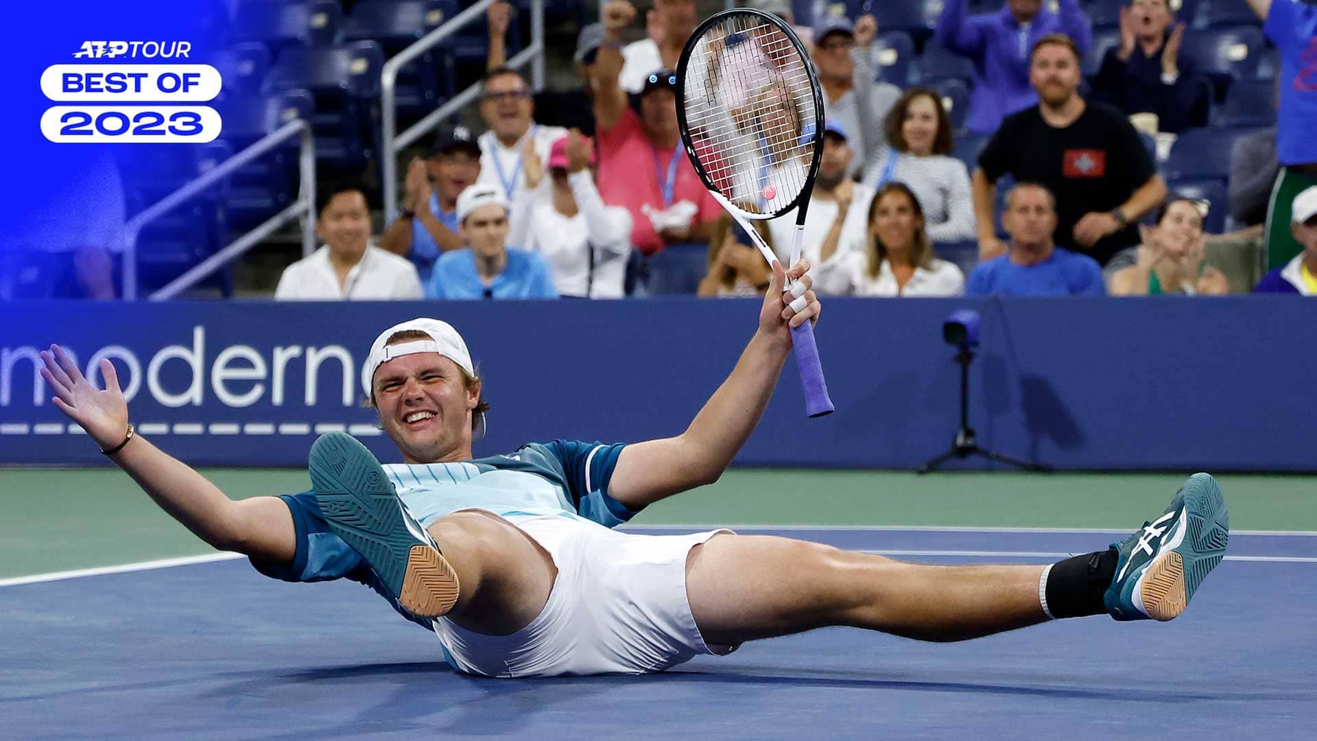 Dominic Stricker celebra su triunfo ante Stefanos Tsitsipas en el US Open 2023.