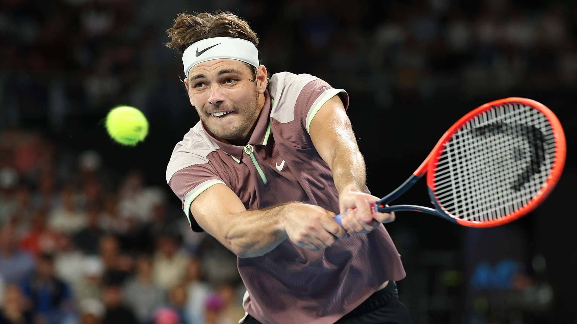 Taylor Fritz vence a Tsitsipas en octavos del Abierto de Australia.