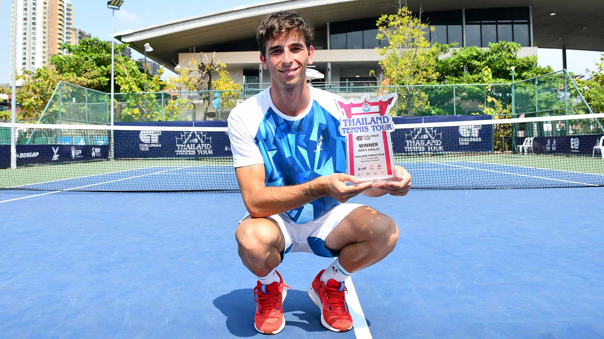 <a href='https://edx.atptour.com/en/players/matteo-gigante/g0gd/overview'>Matteo Gigante</a> wins the ATP Challenger 75 event in Nonthaburi, Thailand.