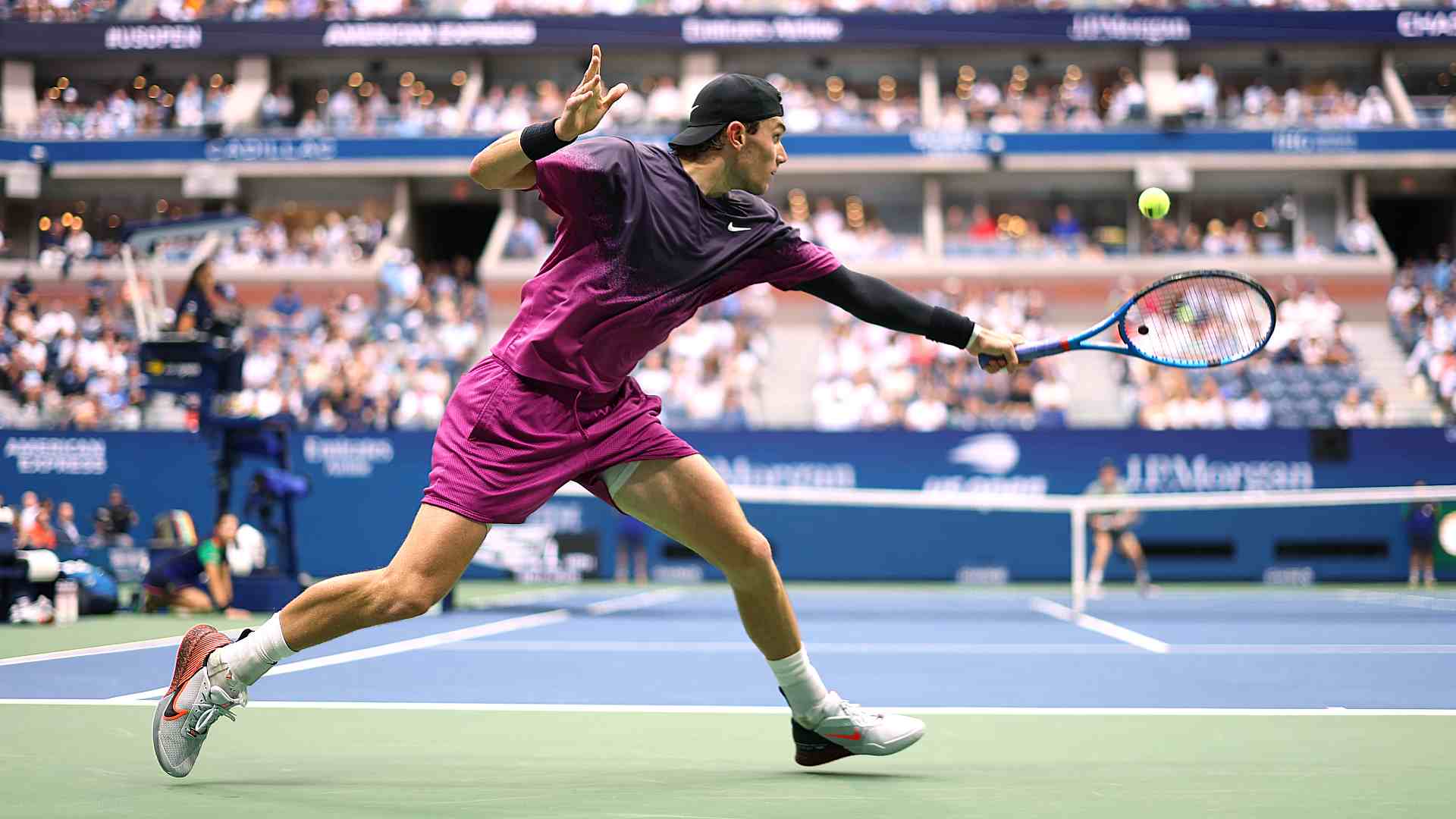  Jack Draper returns a shot against Jannik Sinner during their Men's Singles Semifinal match on Day 12 of the 2024 US Open.